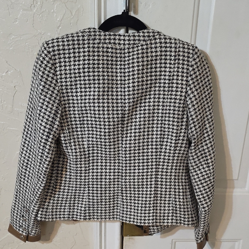 White House Black Market Houndstooth Blazer with Brown Trim - Picture 13 of 16